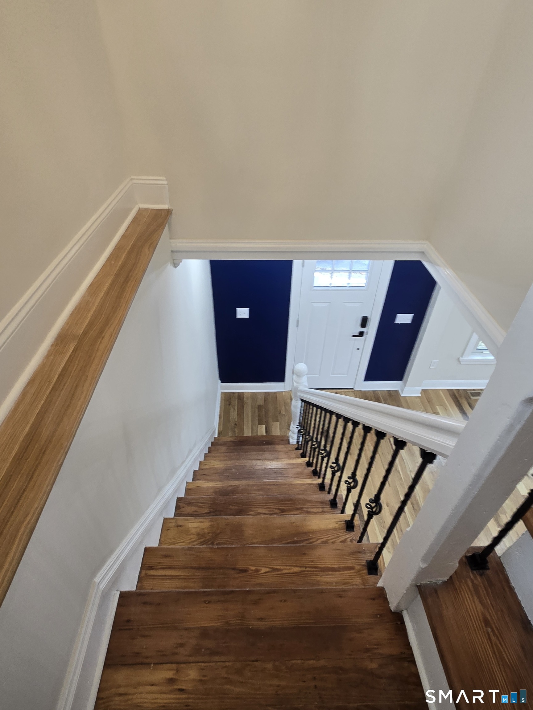 8 Pine Street Norwich, CT 06360 - Photo 24 of 27 a view of entryway