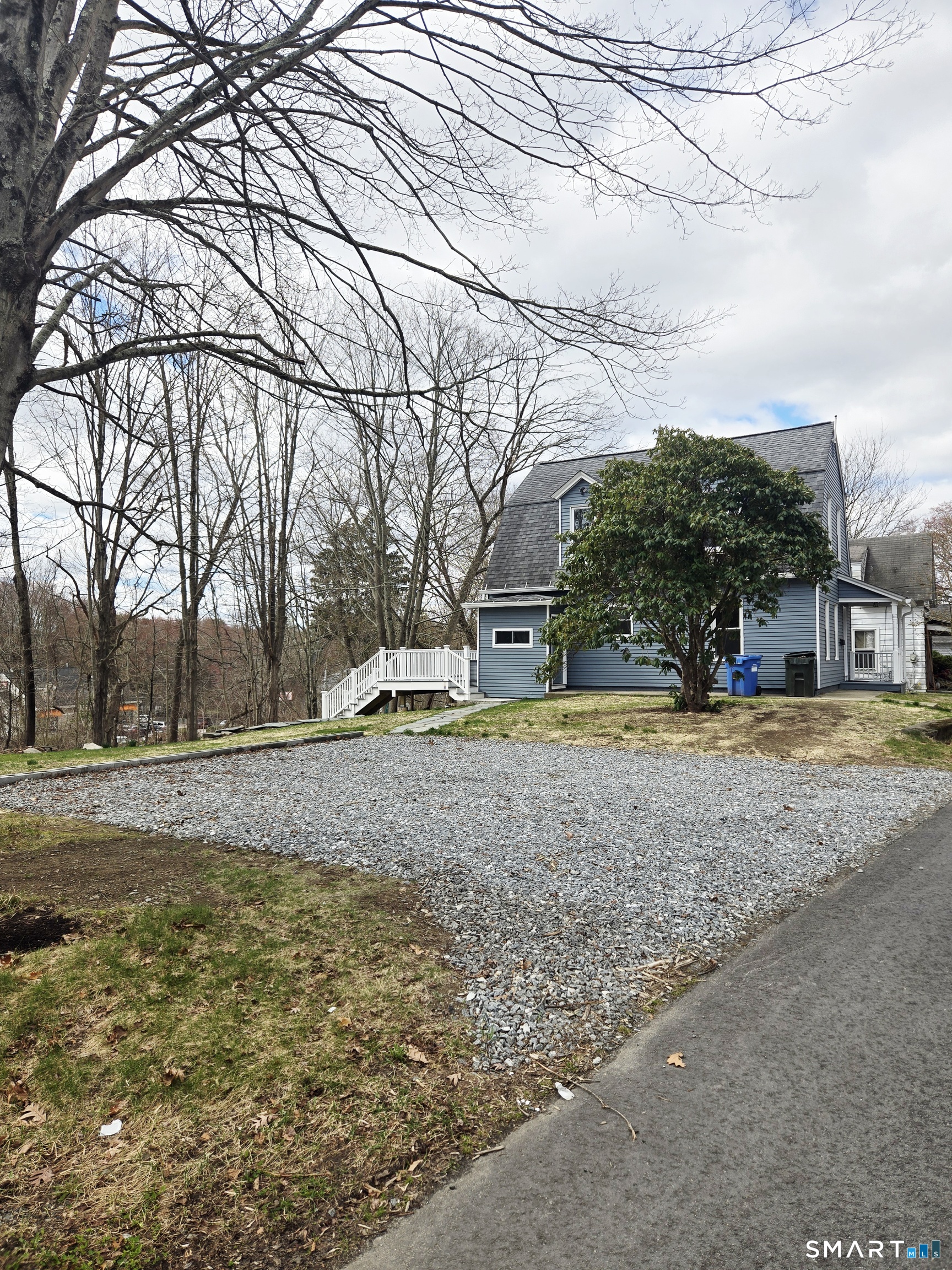 8 Pine Street Norwich, CT 06360 - Photo 4 of 27 a view of yard with tree s