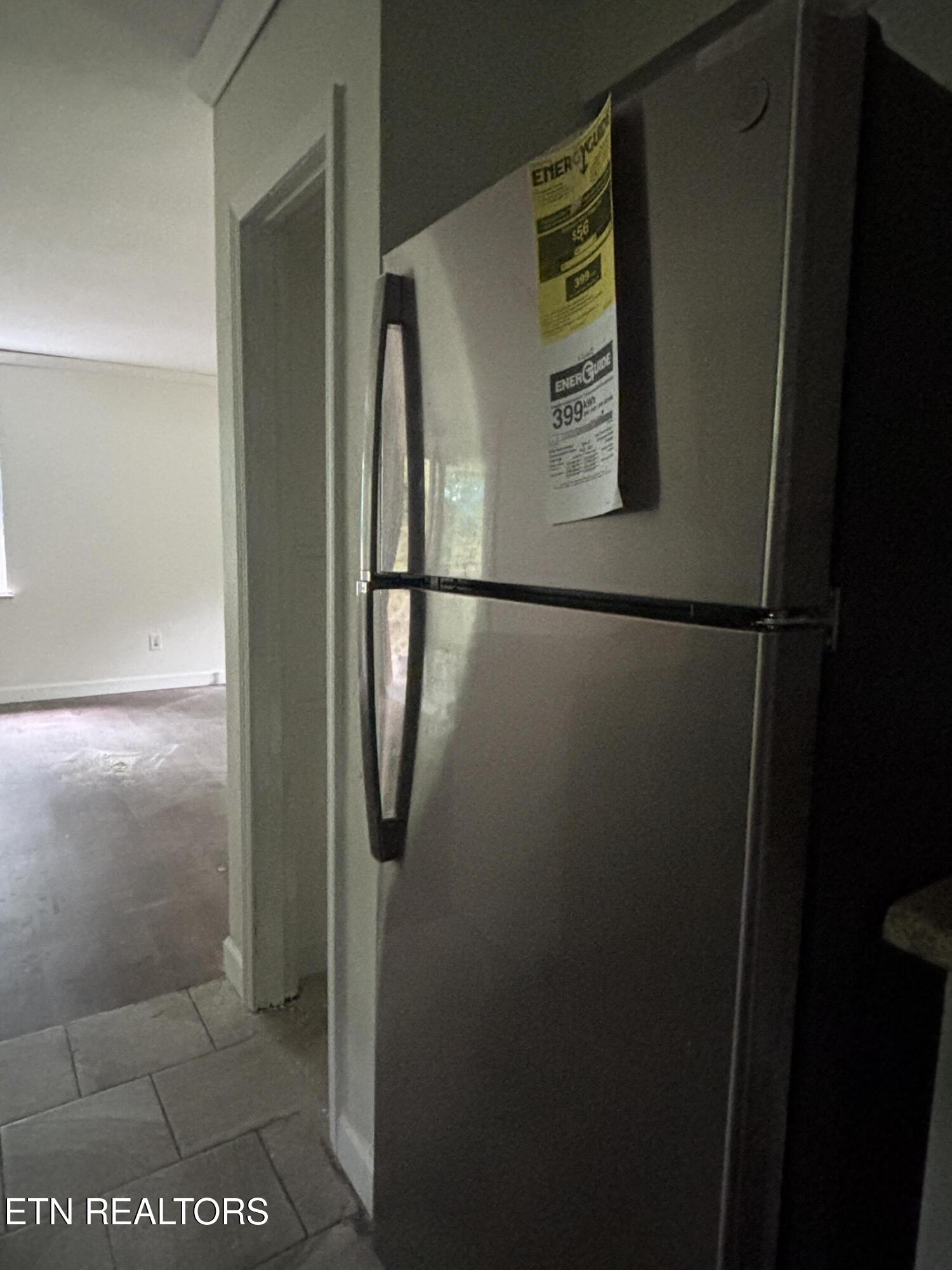 720 Poplar Lane Winfield, TN 37892 - Photo 8 of 10 Poplar fridge