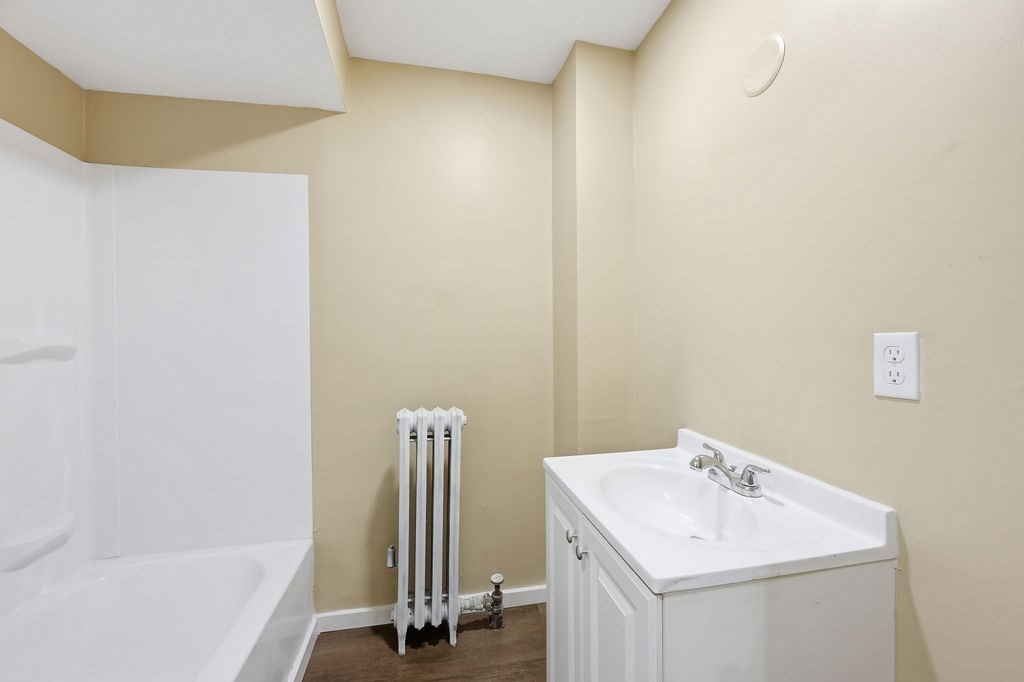 282 White Street Springfield, MA 01108 - Photo 17 of 42