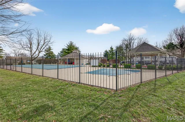 $170,000 | 801 Sugar Valley Court, Unit 5, St. Peters, MO 63376