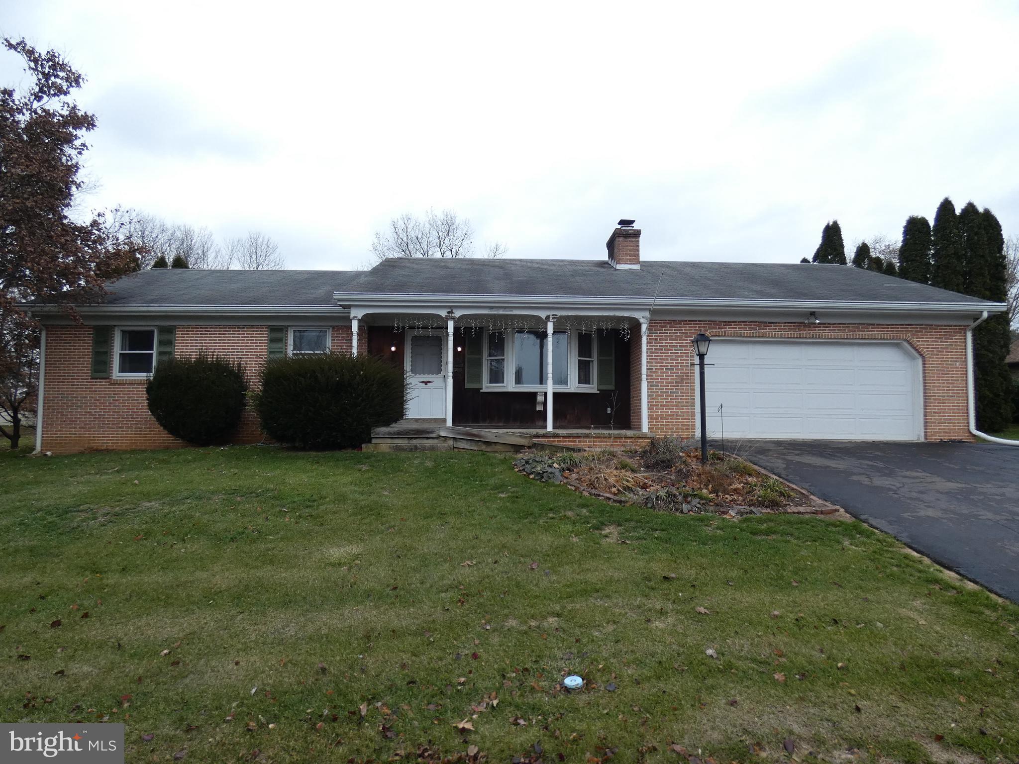 27 Heritage Road Akron, PA 17501 - Photo 1 of 28 Front