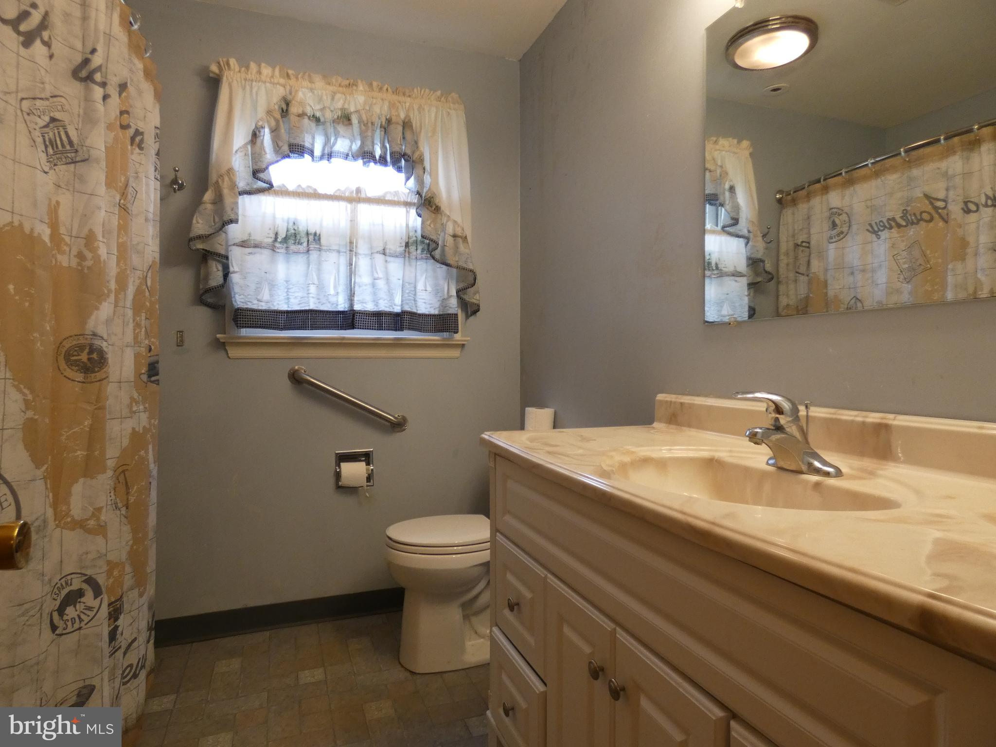 27 Heritage Road Akron, PA 17501 - Photo 21 of 28 Full Bath