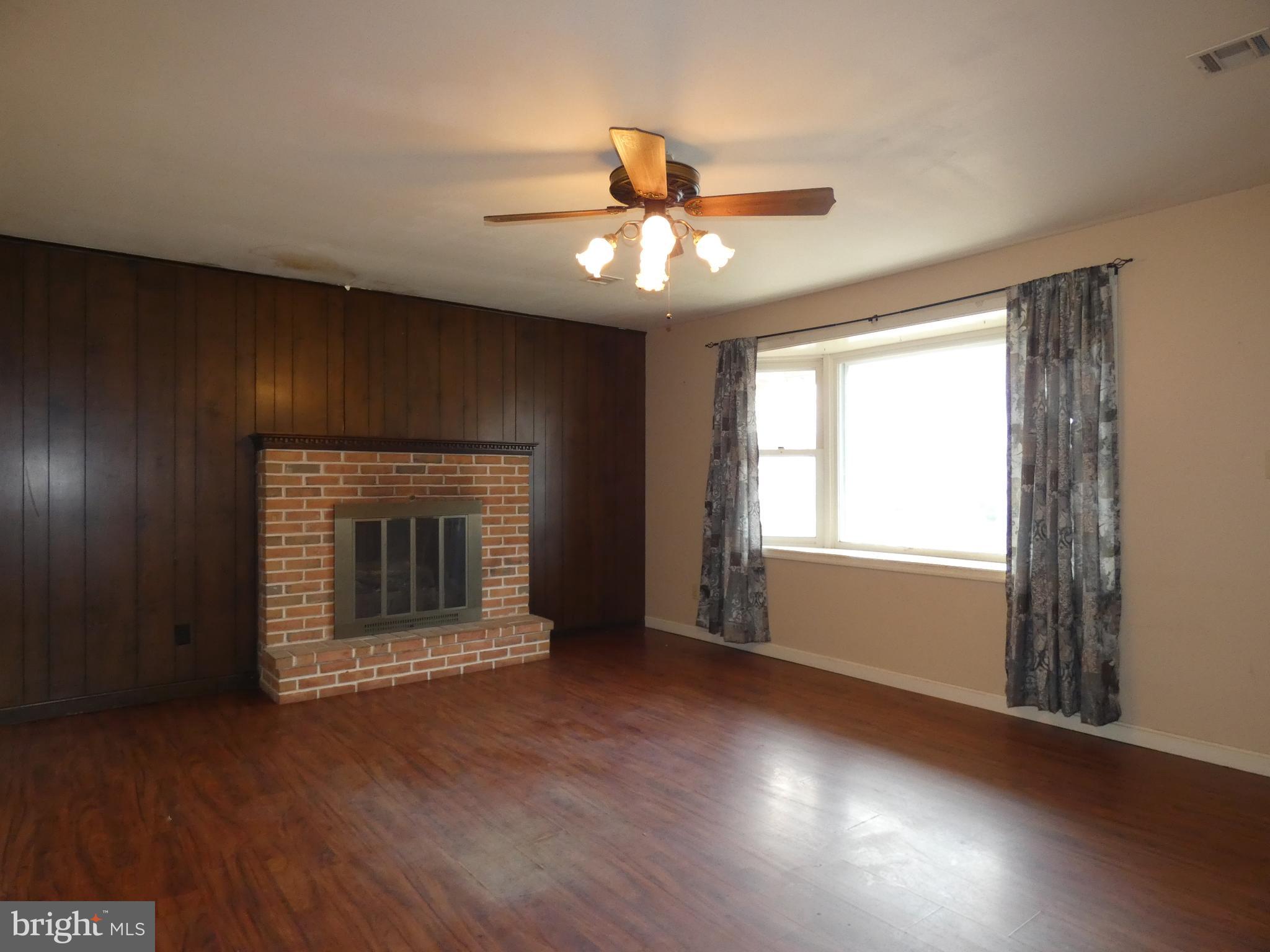27 Heritage Road Akron, PA 17501 - Photo 4 of 28 Living Room