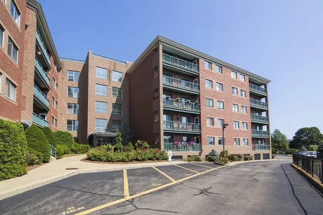 $2,550 | 50 South Common Street, Unit 403, Lynn, MA 01902