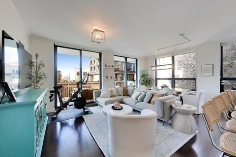 $549,900 | 421 West Huron Street, Unit 604, Chicago, IL 60654