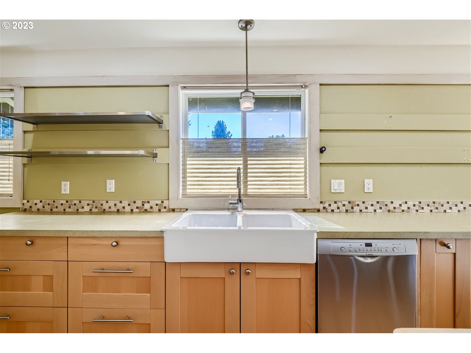 3708 Northeast Rosa Parks Way Portland, OR 97211 - Photo 13 of 36 Kitchen