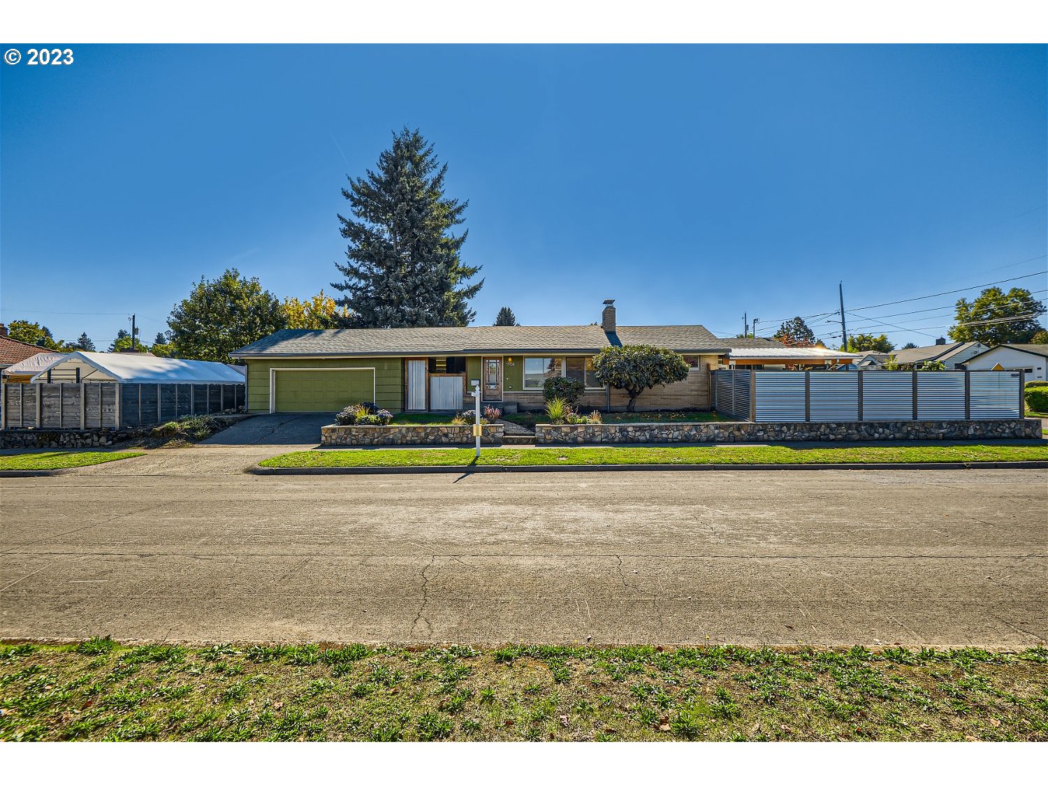 3708 Northeast Rosa Parks Way Portland, OR 97211 - Photo 2 of 36 Gallery Image 2