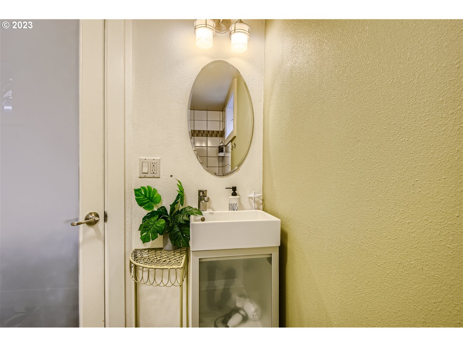 3708 Northeast Rosa Parks Way Portland, OR 97211 - Photo 24 of 36 Bathroom, Attached