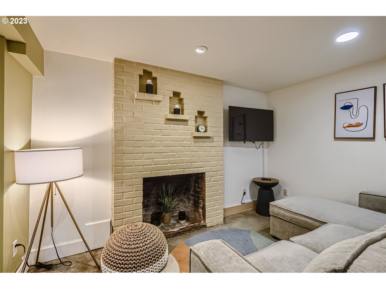 3708 Northeast Rosa Parks Way Portland, OR 97211 - Photo 26 of 36 Family Room