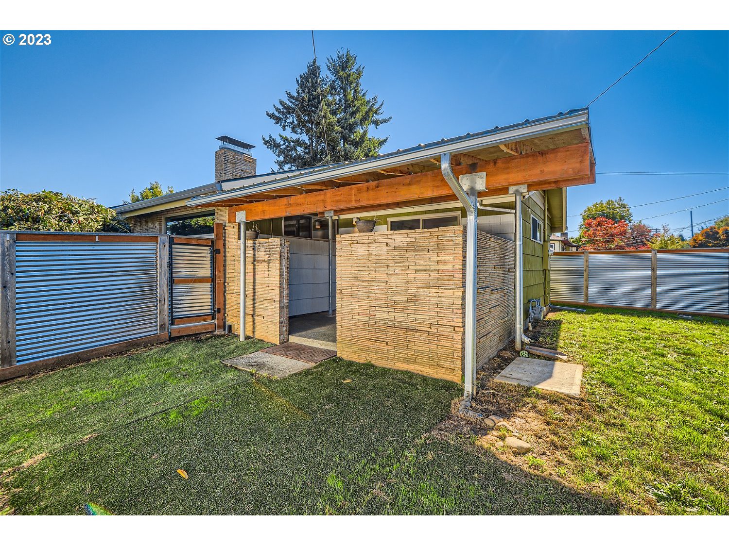3708 Northeast Rosa Parks Way Portland, OR 97211 - Photo 33 of 36 Yard
