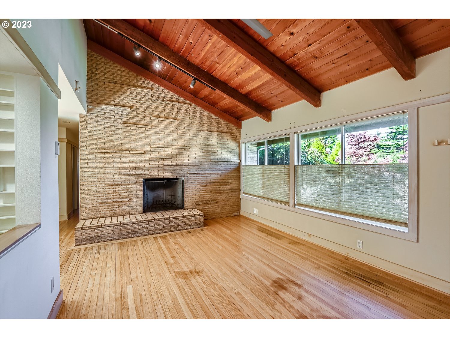 3708 Northeast Rosa Parks Way Portland, OR 97211 - Photo 6 of 36 Living Room