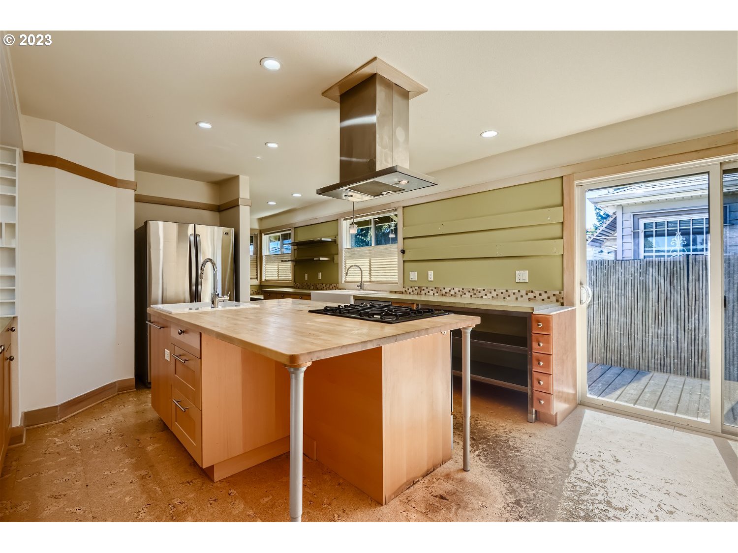 3708 Northeast Rosa Parks Way Portland, OR 97211 - Photo 9 of 36 Kitchen