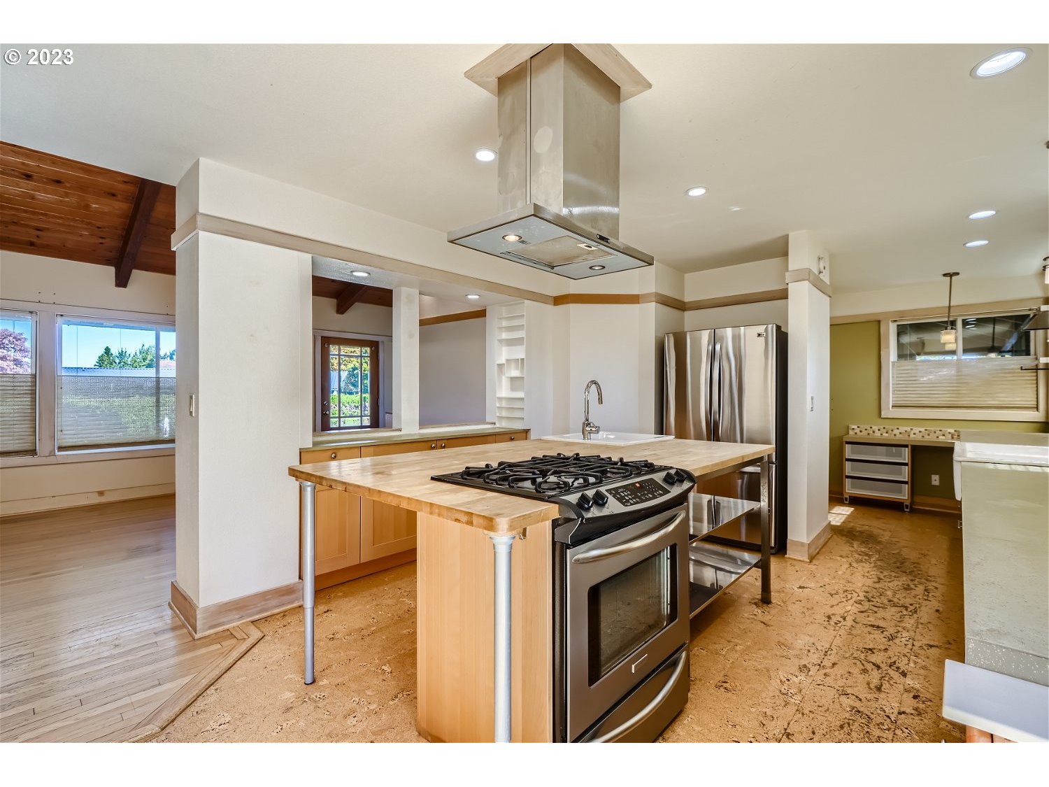 3708 Northeast Rosa Parks Way Portland, OR 97211 - Photo 10 of 36 Kitchen