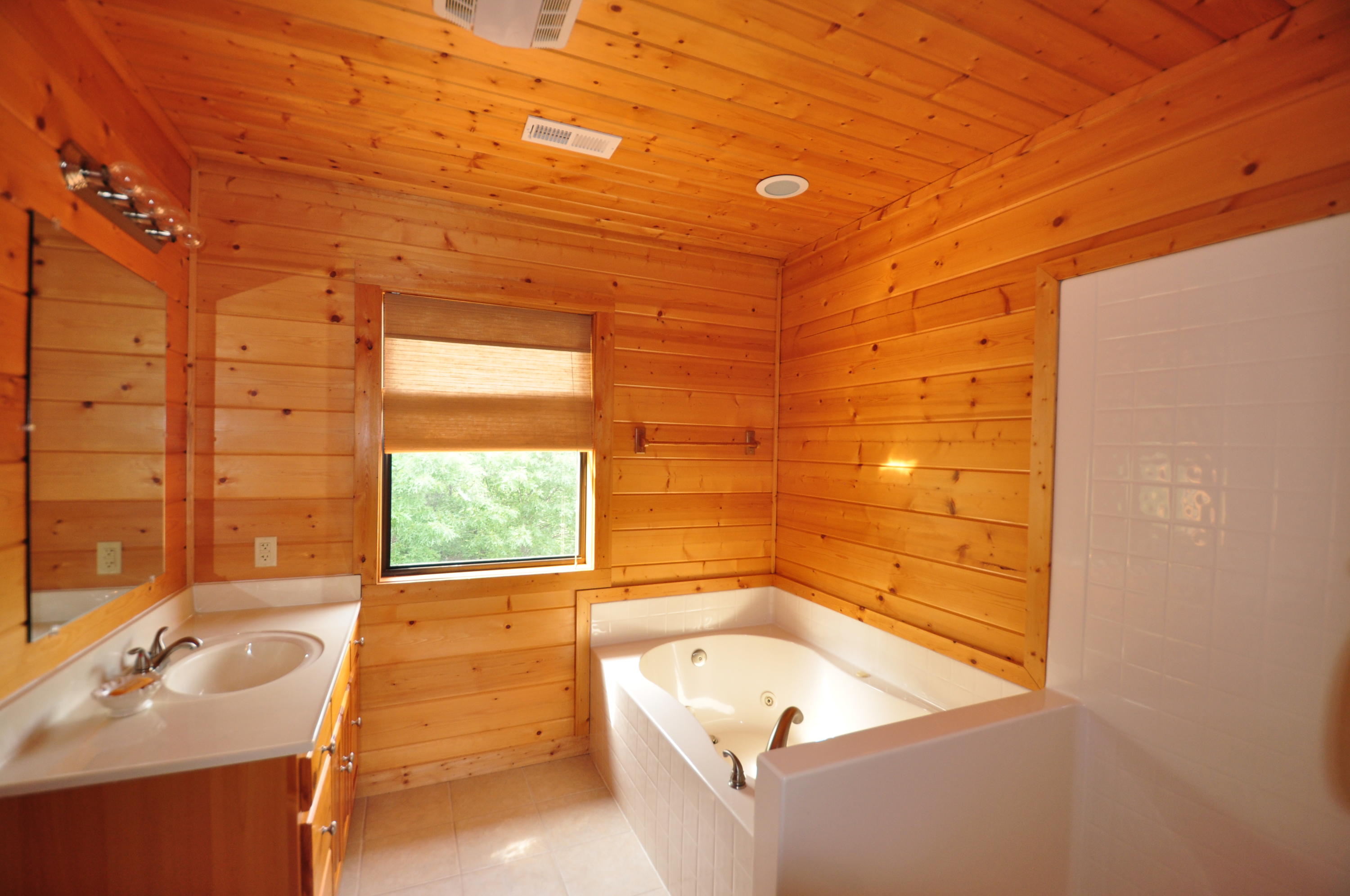 4140 Harvest Moon Road Sevierville, TN 37862 - Photo 22 of 39 Upper Level Bedroom Private Bath