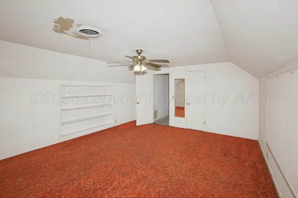 a view of a big room with closet