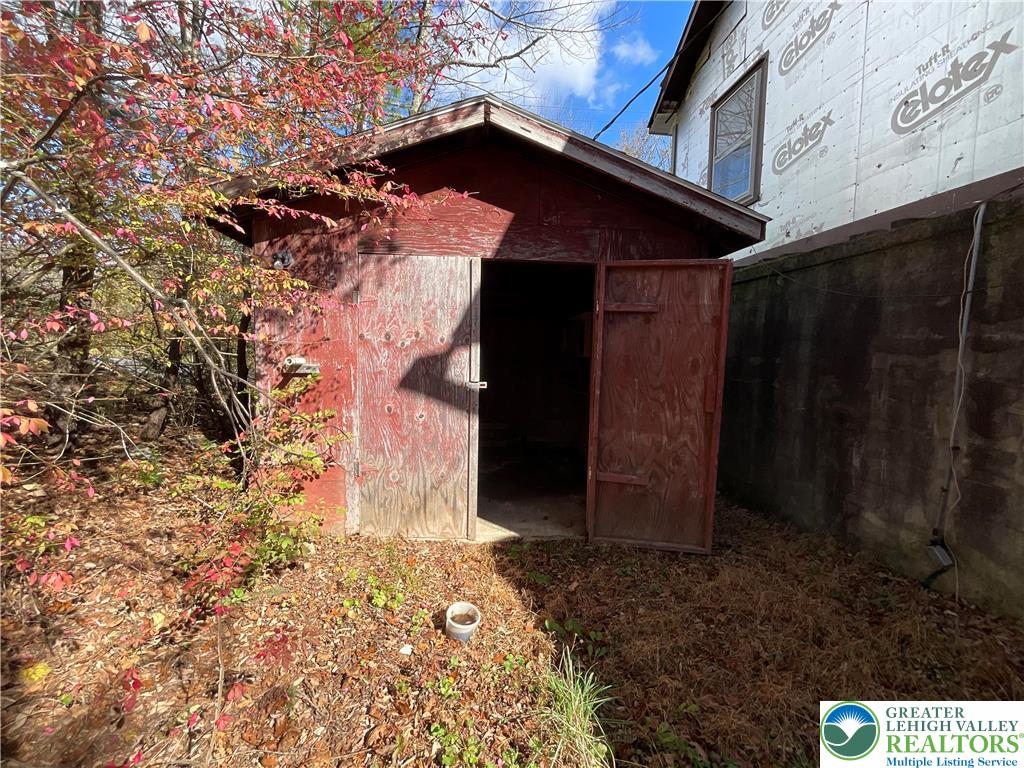 265 Mill Road Lehighton, PA 18235 - Photo 29 of 29 a backyard of a house