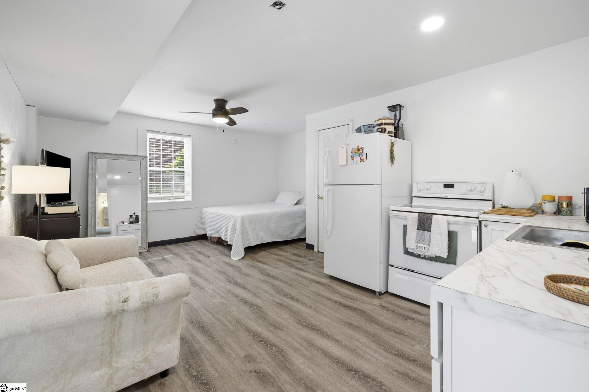 6 Chelsea Circle Greenville, SC 29605 - Photo 24 of 32