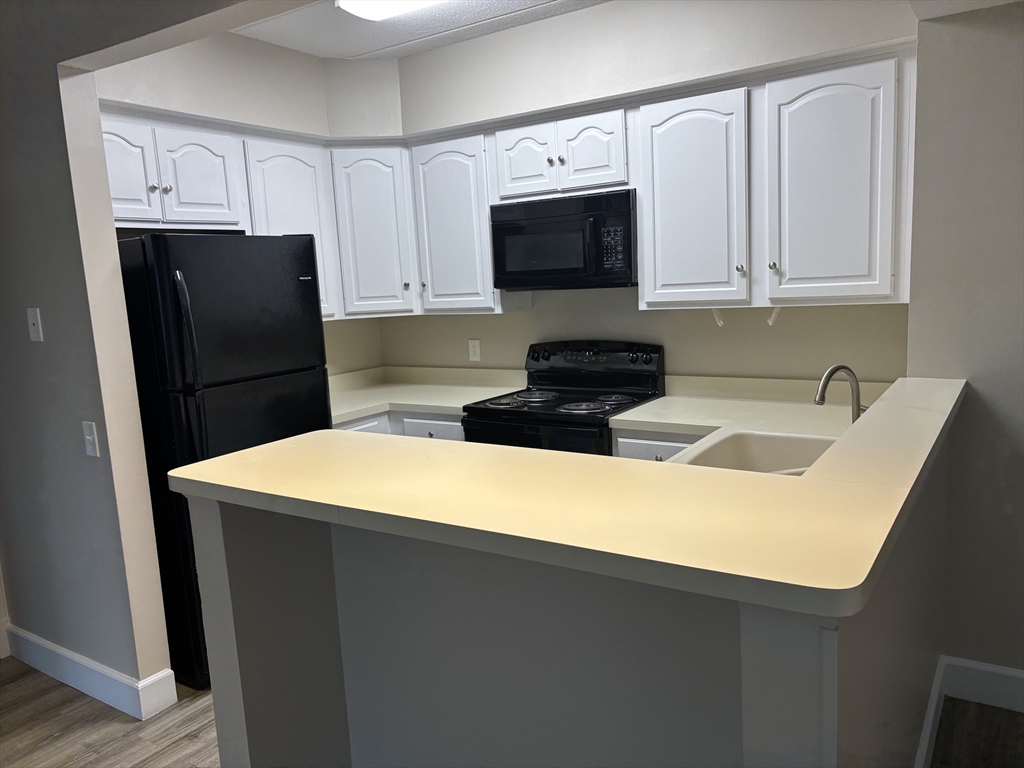 34 Sumner Avenue, Unit 301 Springfield, MA 01108 - Photo 3 of 8 Gallery Image 3