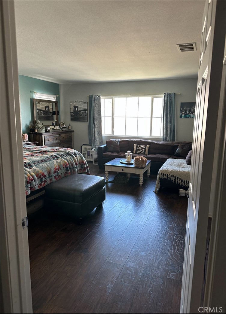 4300 Cloudywing Road Hemet, CA 92545 - Photo 19 of 29 Master Bedroom