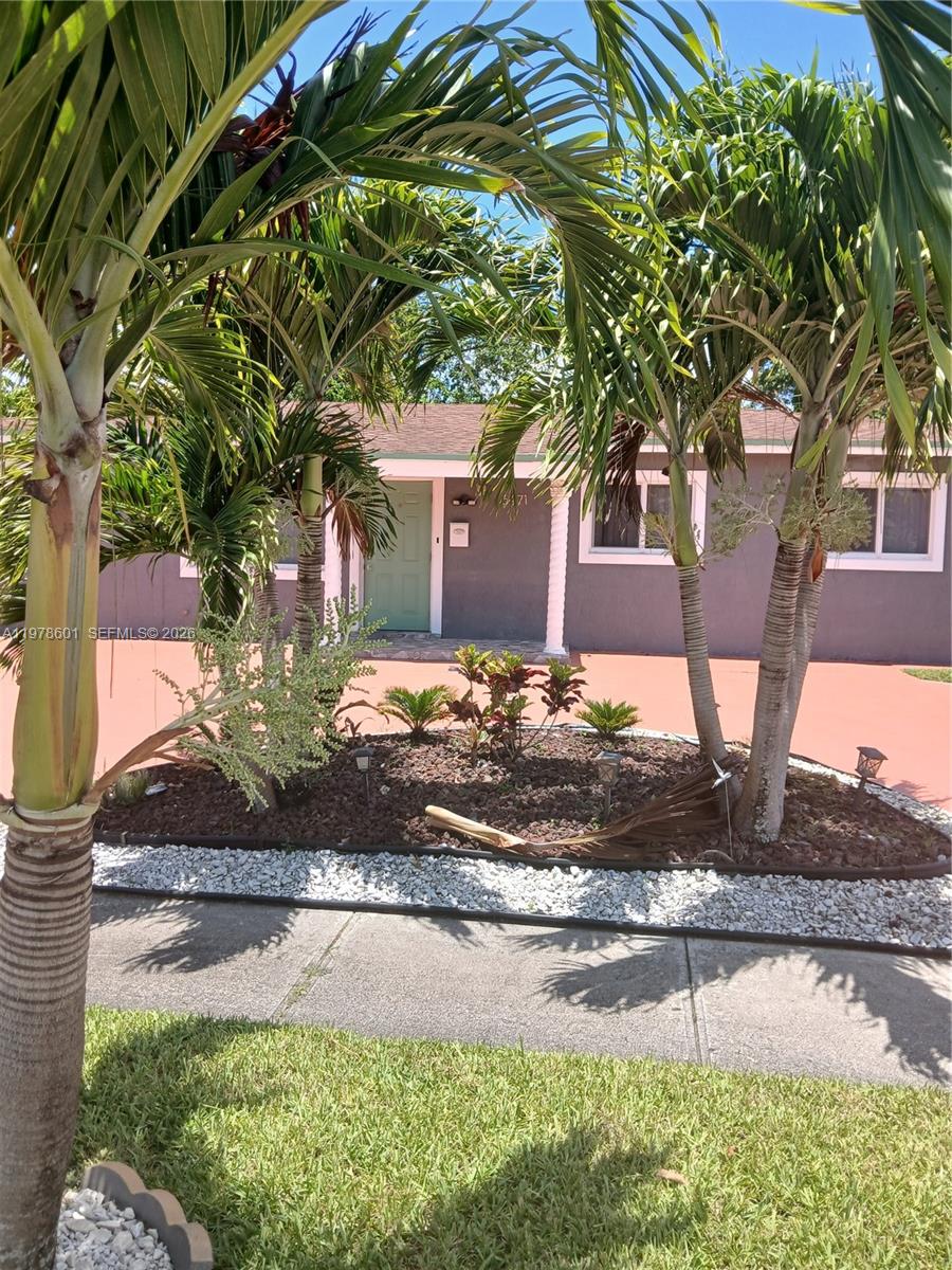 6471 Southwest 27th Street Miramar, FL 33023 - Photo 2 of 24