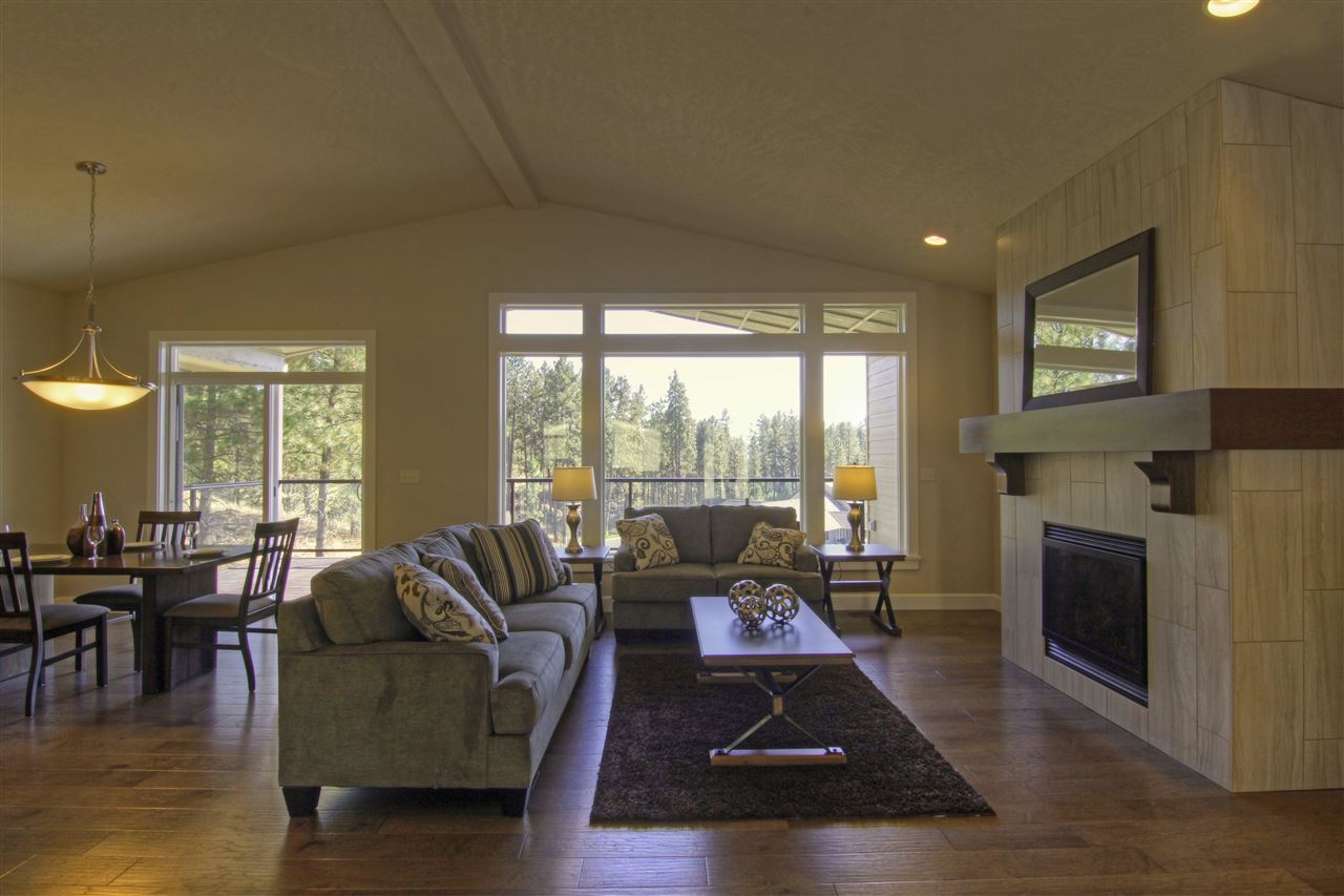 5542 North Radium Lane Spokane, WA 99217 - Photo 2 of 9