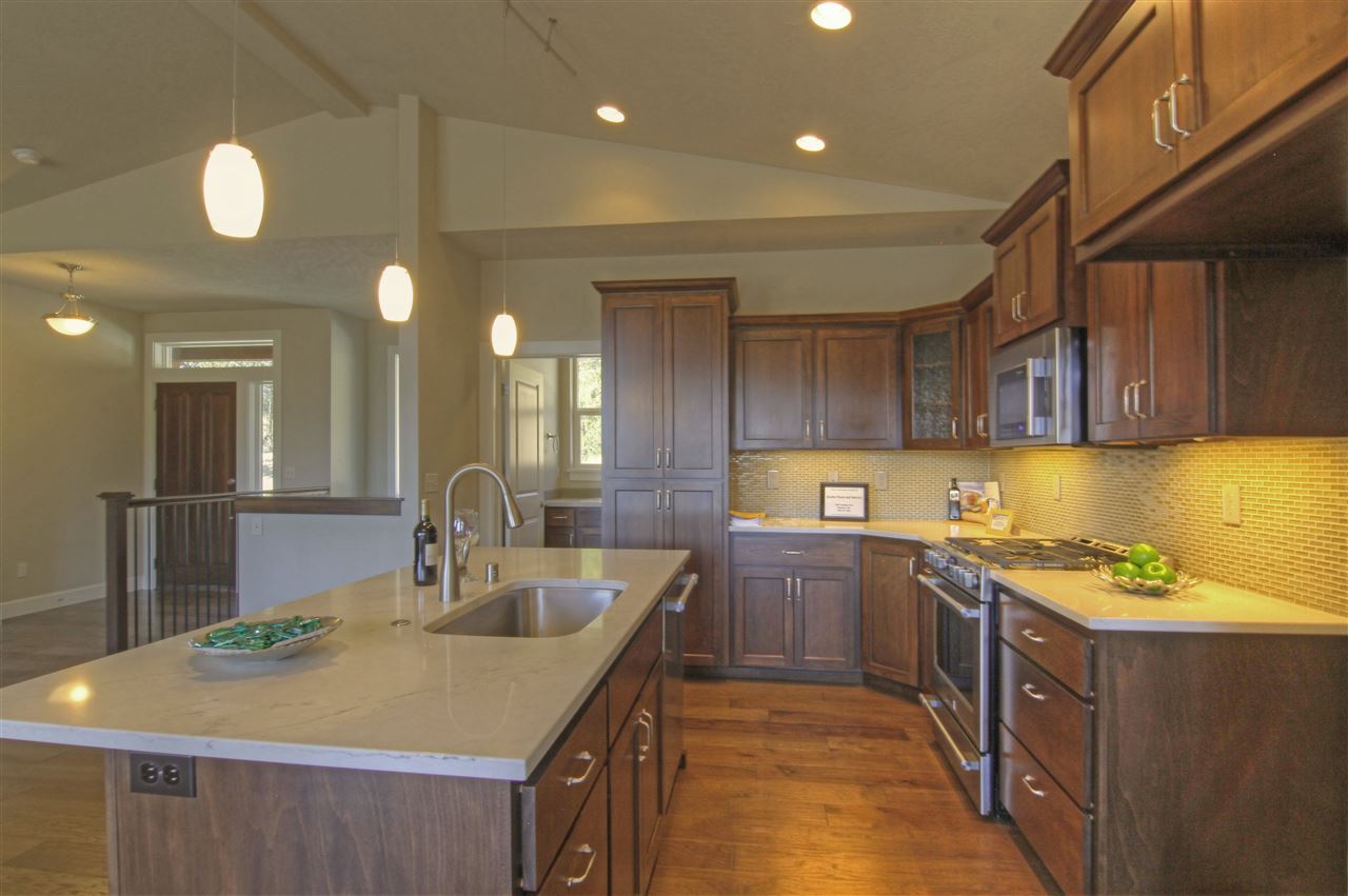 5542 North Radium Lane Spokane, WA 99217 - Photo 4 of 9