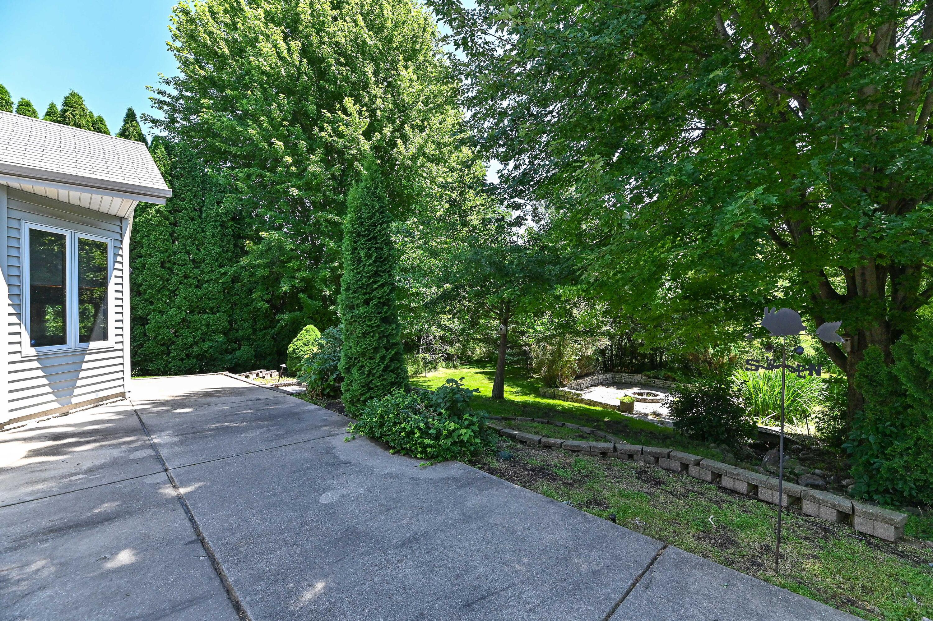 422 Eastern Trail Mukwonago, WI 53149 - Photo 42 of 49 Patio