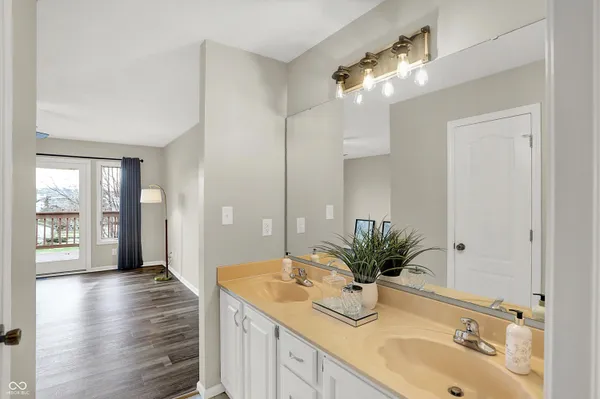 $325,000 | 8148 Shoreridge Terrace, Unit 23, Indianapolis, IN 46236