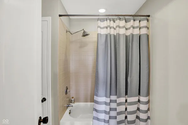 $325,000 | 8148 Shoreridge Terrace, Unit 23, Indianapolis, IN 46236
