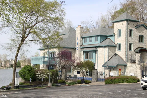$325,000 | 8148 Shoreridge Terrace, Unit 23, Indianapolis, IN 46236