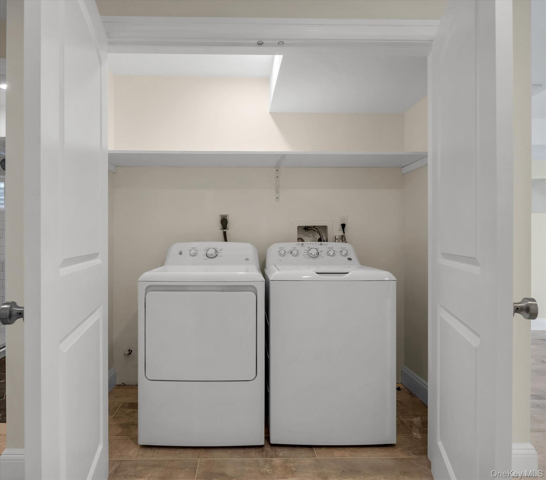 68 Edgewood Road, Unit B Port Washington, NY 11050 - Photo 19 of 22