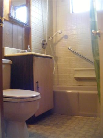 72-74 Beaumont Street Springfield, MA 01108 - Photo 13 of 21 Gallery Image 13