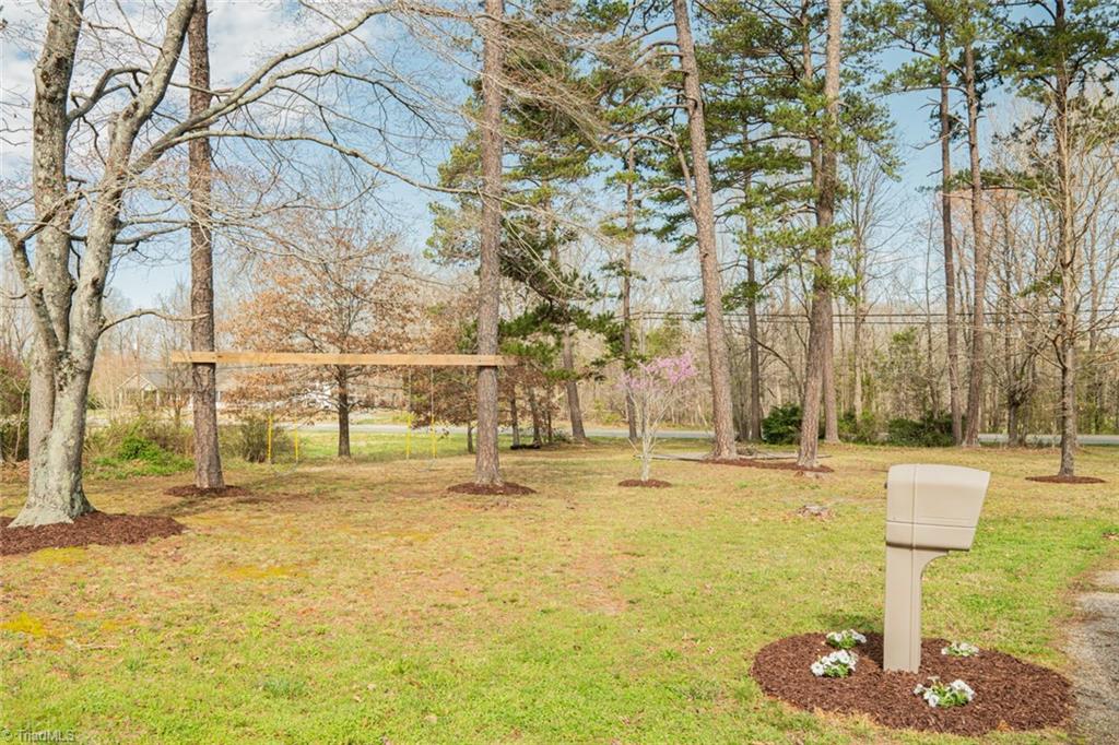 302 Horneytown Road High Point, NC 27265 - Photo 6 of 28 Gallery Image 6