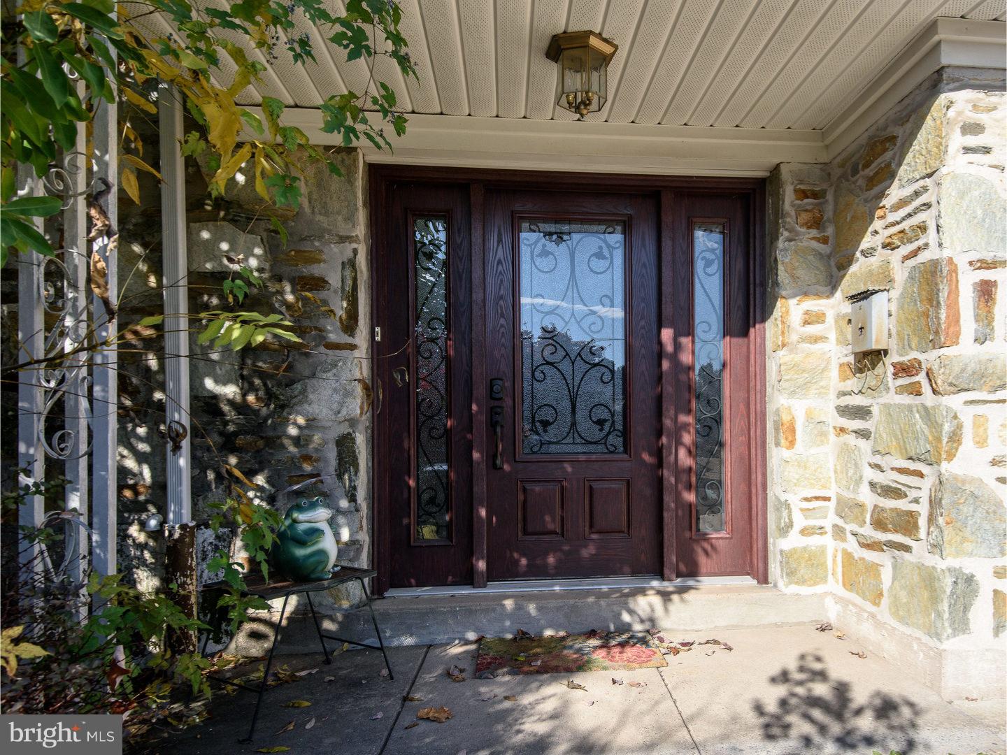 9740 Susan Road Philadelphia, PA 19115 - Photo 2 of 25 Exterior Front