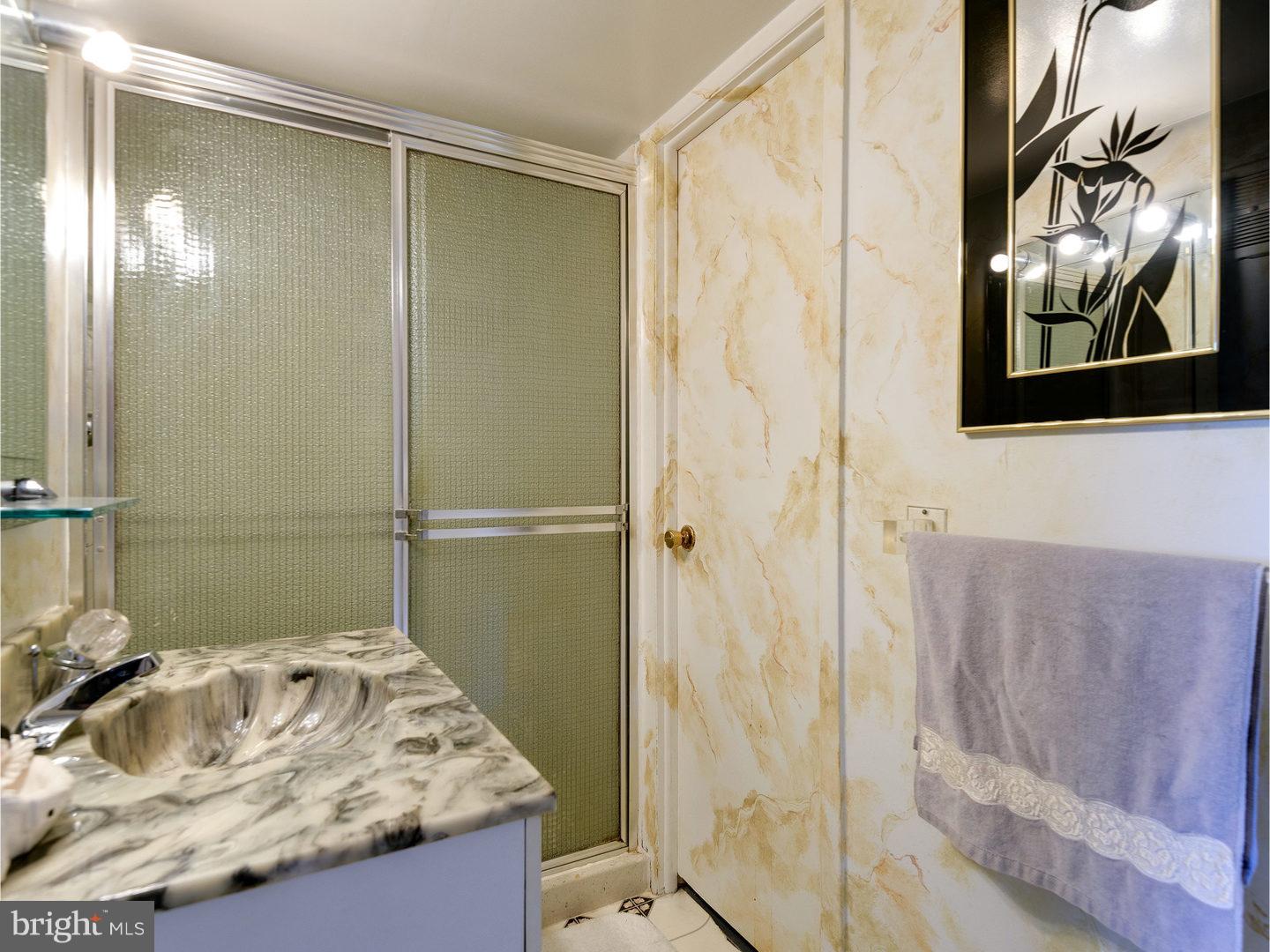 9740 Susan Road Philadelphia, PA 19115 - Photo 17 of 25 Bathroom