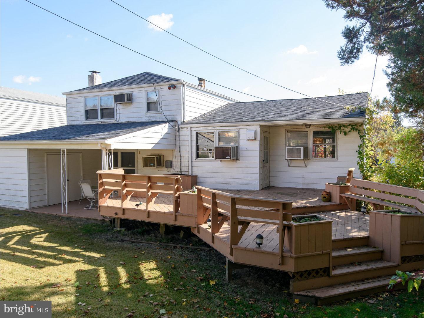9740 Susan Road Philadelphia, PA 19115 - Photo 24 of 25 Deck