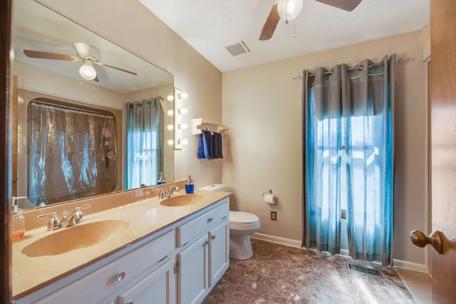 $499,900 | 239 Henry Bayless Road, Ardmore, TN 38449