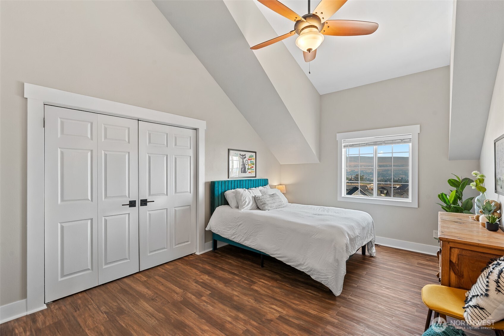 1020 Joni Lane Wenatchee, WA 98801 - Photo 12 of 40 a bedroom with a bed and window
