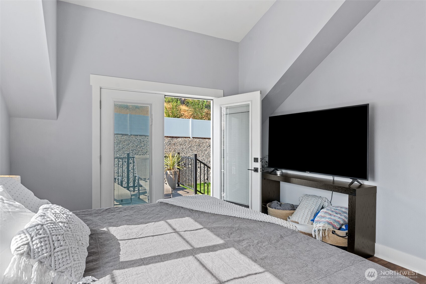 1020 Joni Lane Wenatchee, WA 98801 - Photo 15 of 40 a living room with furniture and a flat screen tv