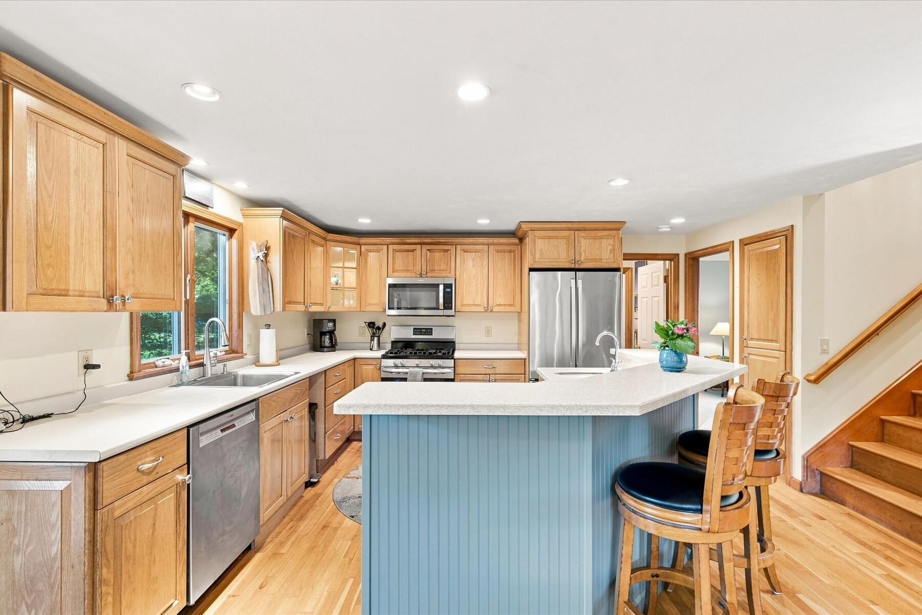 80 Earle Road West Harwich, MA 02671 - Photo 6 of 36 09-80_Earle_Road_Harwich_5920