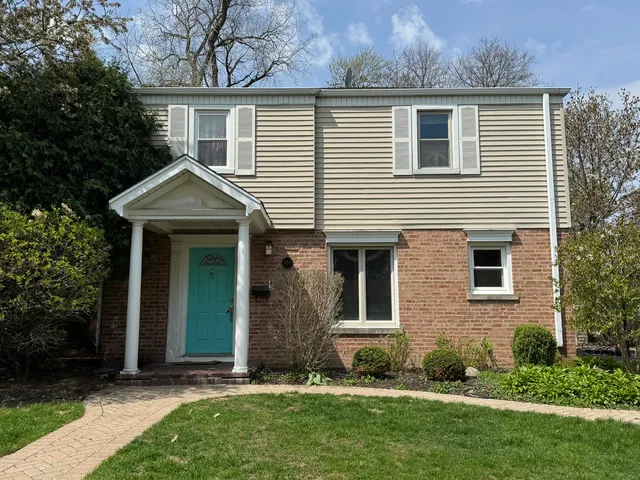 $449,000 | 630 South Dryden Place, Arlington Heights, IL 60005
