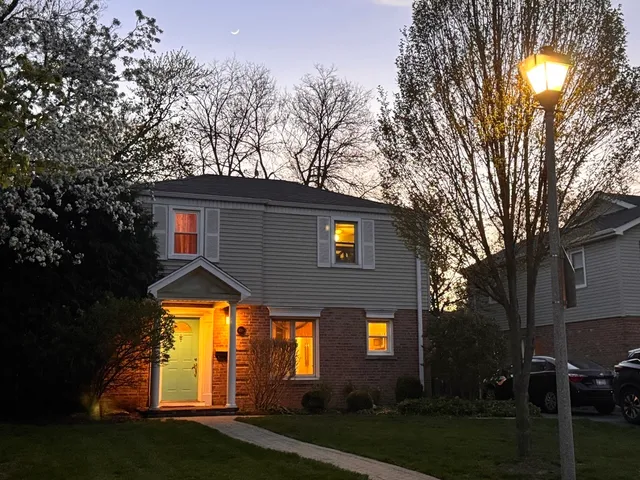 $449,000 | 630 South Dryden Place, Arlington Heights, IL 60005