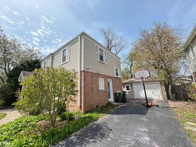 $449,000 | 630 South Dryden Place, Arlington Heights, IL 60005