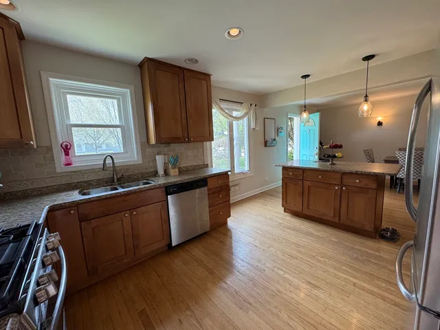 $449,000 | 630 South Dryden Place, Arlington Heights, IL 60005