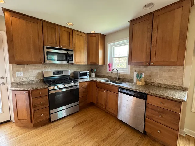 $449,000 | 630 South Dryden Place, Arlington Heights, IL 60005