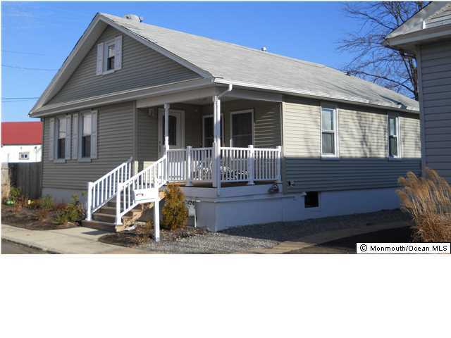 7 Walnut Terrace Keyport, NJ 07735 - Photo 1 of 8 Primary Photo