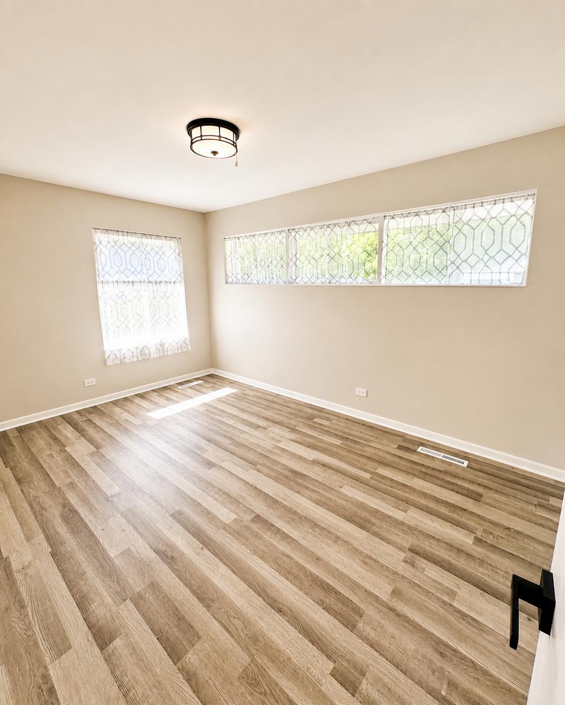 6747 Birch Place Gary, IN 46403 - Photo 5 of 14 1123x1400
