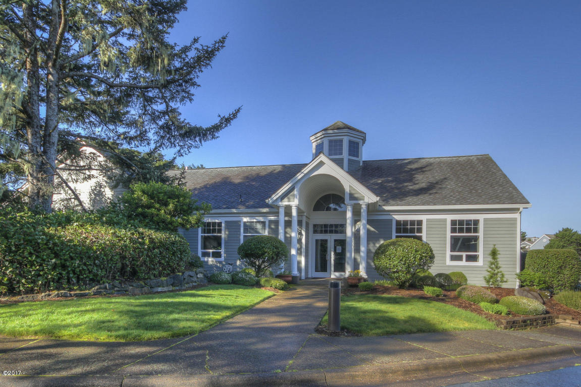 230 Southwest 60th Loop Newport, OR 97366 - Photo 40 of 42 Club house