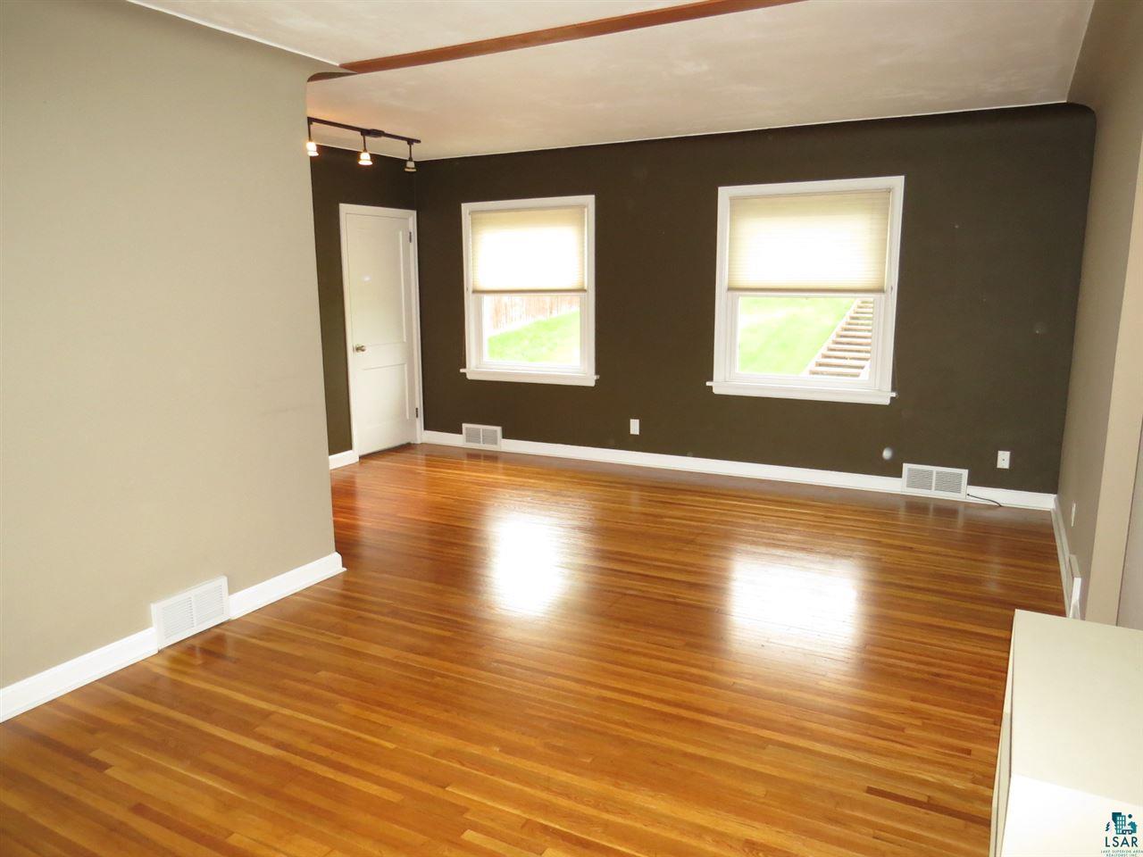 5215 Oneida Street Duluth, MN 55804 - Photo 3 of 18 Gallery Image 3